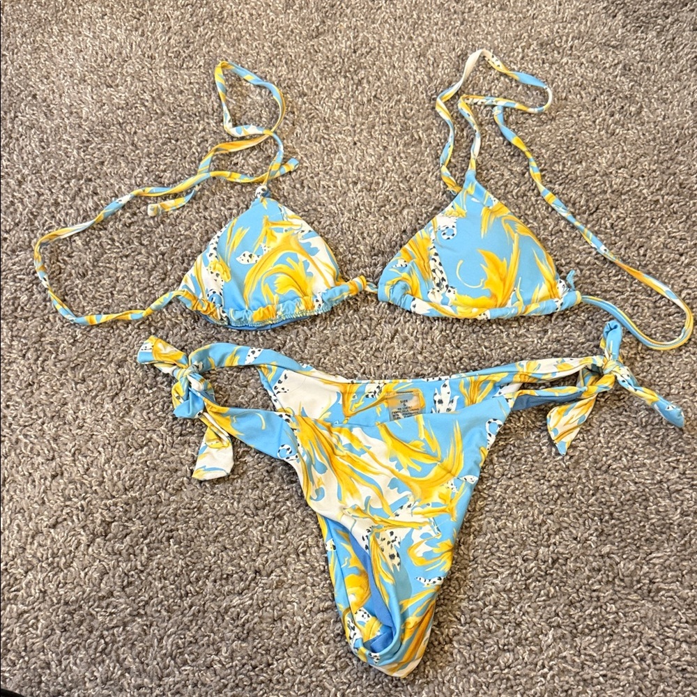 Fashion Nova Blue and Yellow Bikini